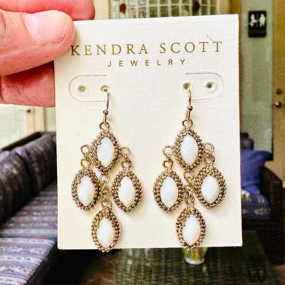 Kendra Scott Vintage Fiona White Agaye Earrings ~ Rare - Picture 1 of 4